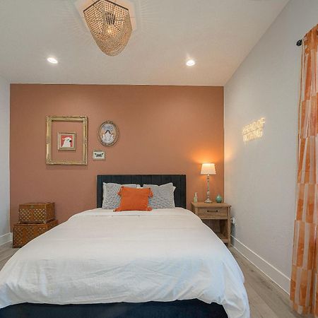 Boho Chic Downtown Retreat Villa Houston Exterior photo
